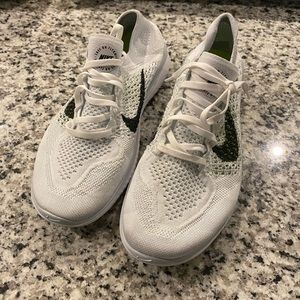 Nike free run tennis shoes